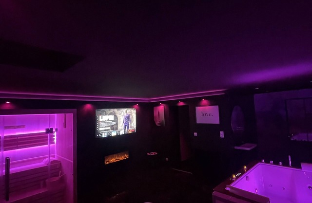 Suite Prestige Jacuzzi, Sauna, Netflix, Disney+