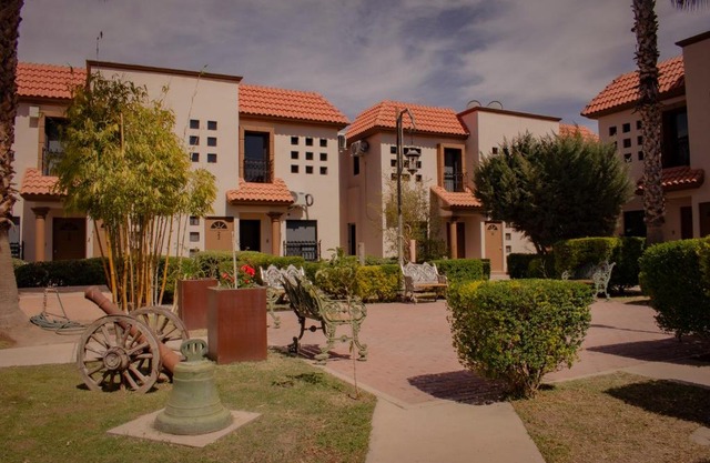 Suites Cervantes
