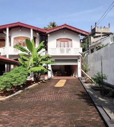 Sujee Villa CeylonHub