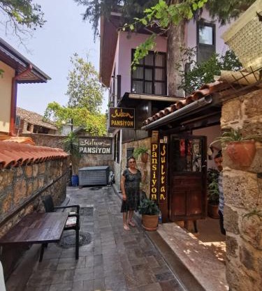 Sultan Pension
