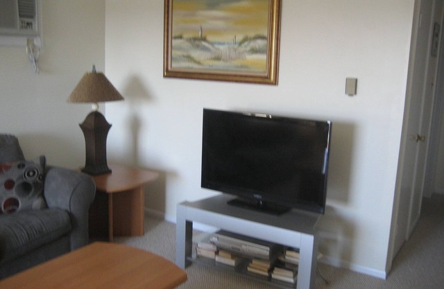 Summer Condo-Family Friendly-2 blocks from beach with sunset views