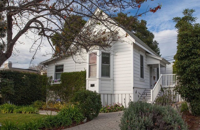 Summerland Stagecoach Cottage - A Historic Treasure in Summerland