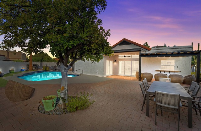 Sumptuous 4BR house w/Private Heated Pool