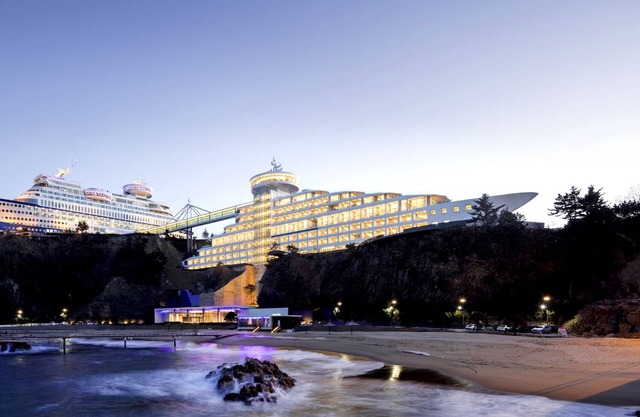 Sun Cruise Resort and Yacht