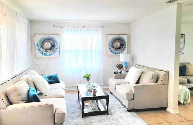 Sun Family Fun! Pool, Firepit, Gameroom Tampa area