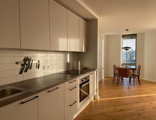 Sun Kiss/Apartament by the sea
