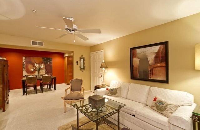 Sun Kissed Cozy 1 BR Condo/Com Pool/Scottsdale