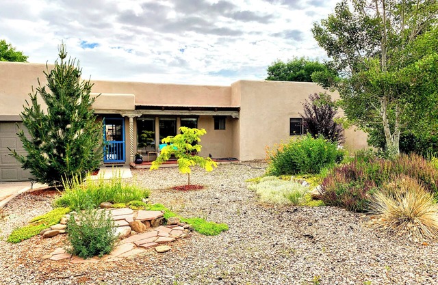 Sunny 2 bedroom home with stunning views