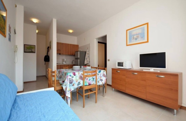 Sunny and modern apartment for 6 people by Beahost Rentals