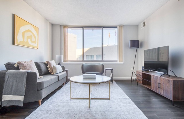 Sunny Bethesda 2BR w/Concierge & Gym, near Metro & shops, by Blueground