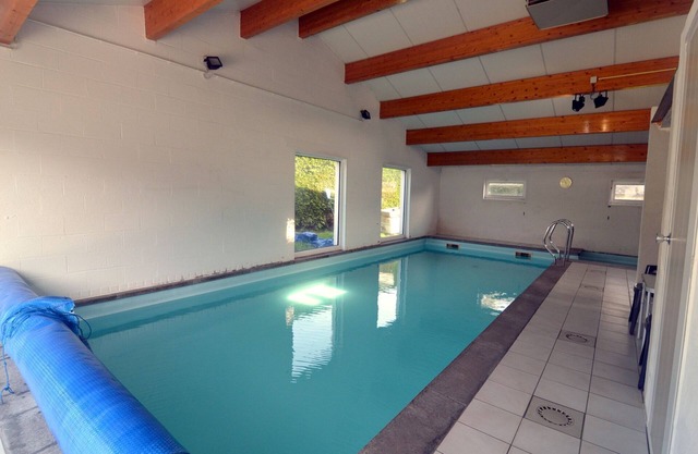 Sunny Cottage with Pool