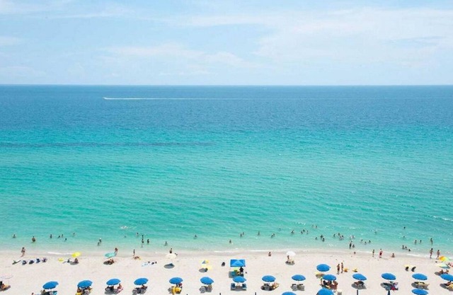 Sunny Island Studio at the RESORT front of the Beach