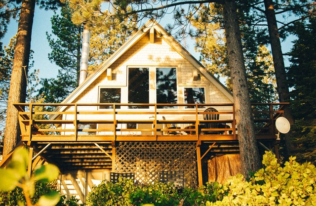 Sunny Lakefront Cabin West-Shore of Lake Tahoe
