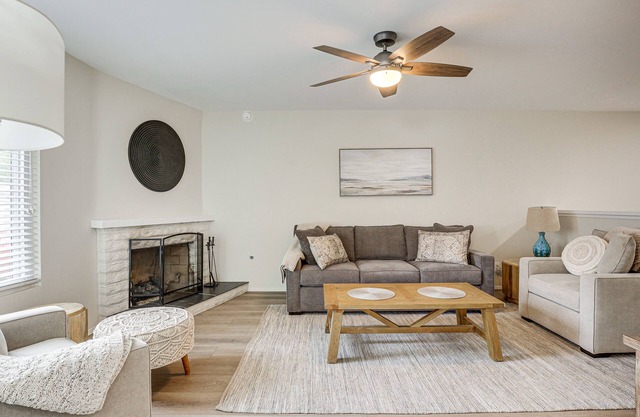 Sunny Oceanside Home w/Patio, 5 Mi to Downtown!