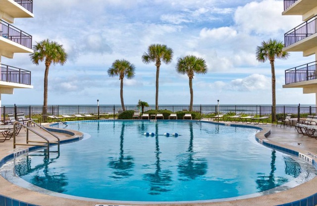Sunny Ormond Beach SOB Condo Pool No Drive Beach