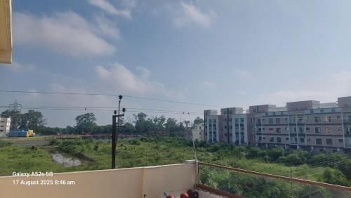 Sunny Rooftop Escape, Ensuite & Privacy