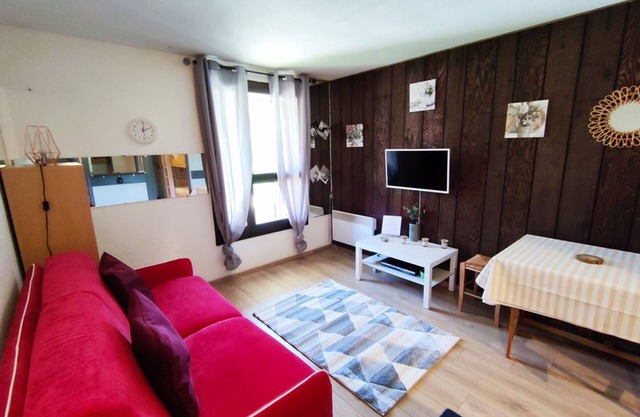 Sunny Studio in Isola: Ski-In Access, WiFi, Near Center
