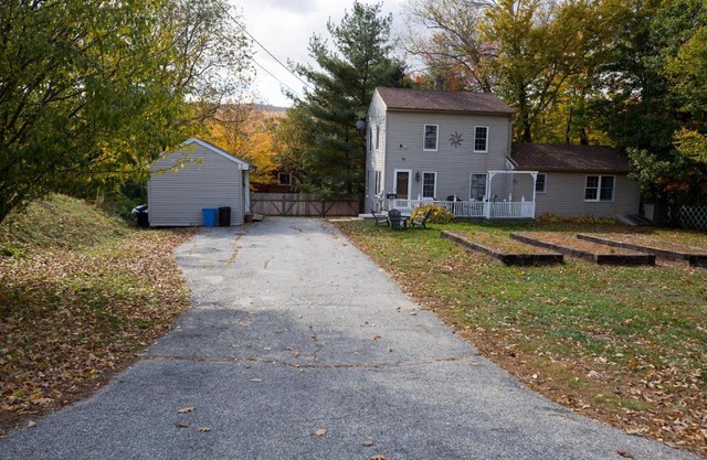 Sunnyside home near Sunday River, Black Mountain, Lakes and Hikes