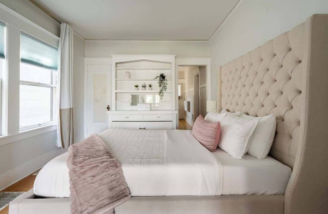 Sunnyside Wonderland - Coffee Shops, Bars & Parks