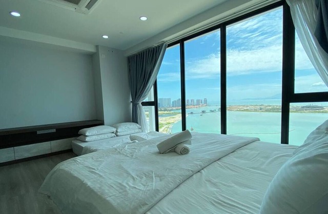 Sunrise Gurney Sea View Duplex 2BR 6-8 pax