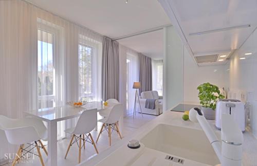 Sunset Apartments - Bałtycka 10 - plaża 550m - taras!