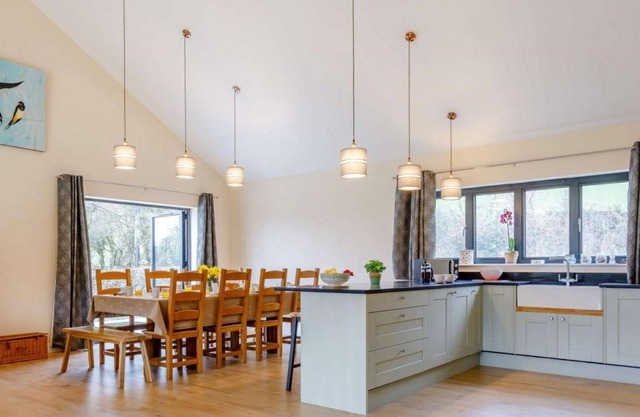 Sunset Barn - Luxury Cottages
