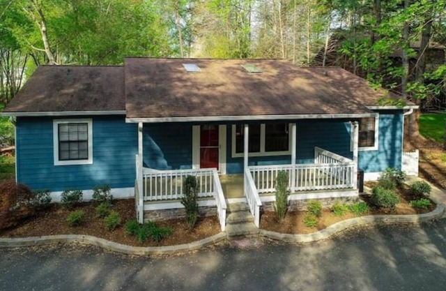 Sunset Cove Lake House Lake Front with Dock Basketball Kayak Wine