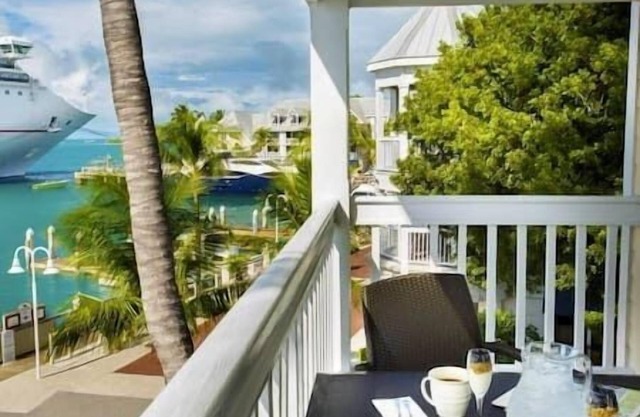 Sunset Harbor Resort & Spa, Hot Tub, Pool