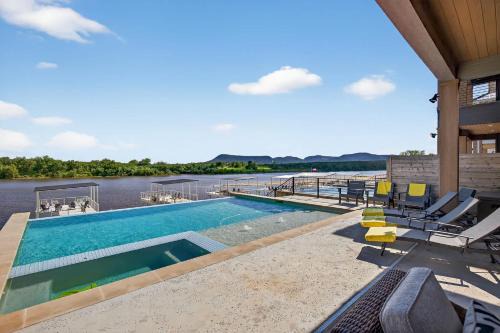 Sunset Oaks I with Concierge Services