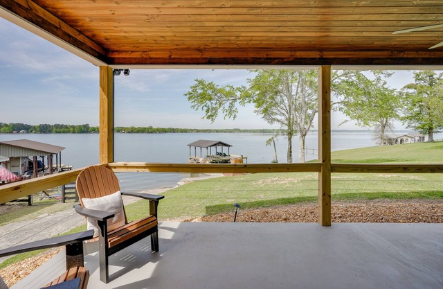 'Sunset Paradise' on Weiss Lake w/Private Dock!
