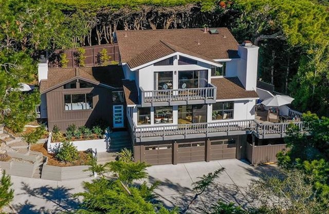 Sunset Villa: Upscale Three Bedroom Three Bath with Ocean Views