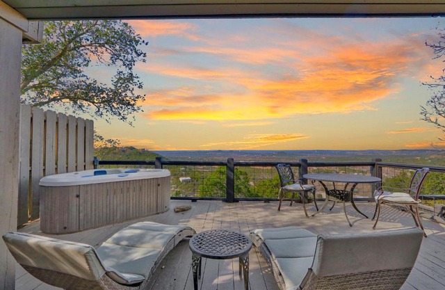 Sunset Villa