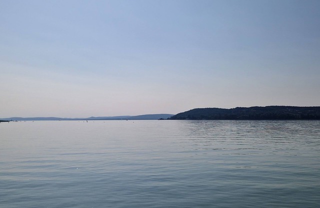 Sunshine Beach House DIRECTLY ON THE LAKE, ROWBOAT, Garden/barbecue island, WiFi