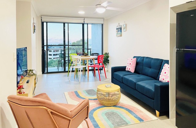 Sunshine Coast Getaway ~ 2BR 2Bth WiFi Carpark