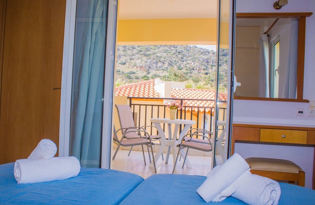 Sunshine Studios & Apartments