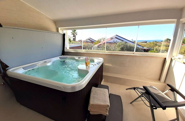 Sunwell apartments II - Novalja, Gajac, Zrce beach - Jacuzzi with the view