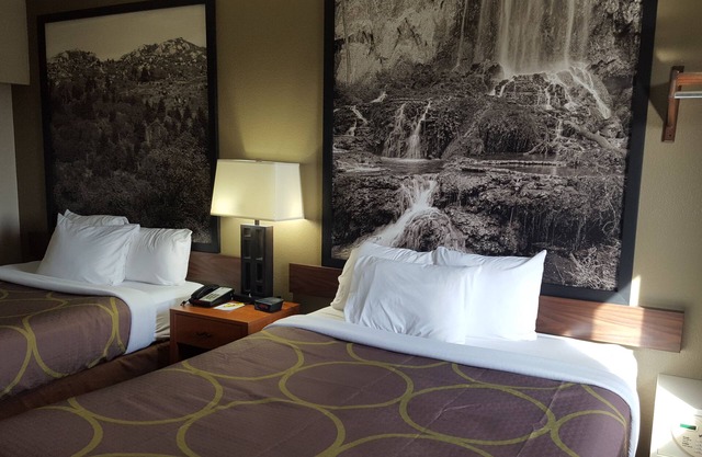 Super 8 by Wyndham Abingdon VA