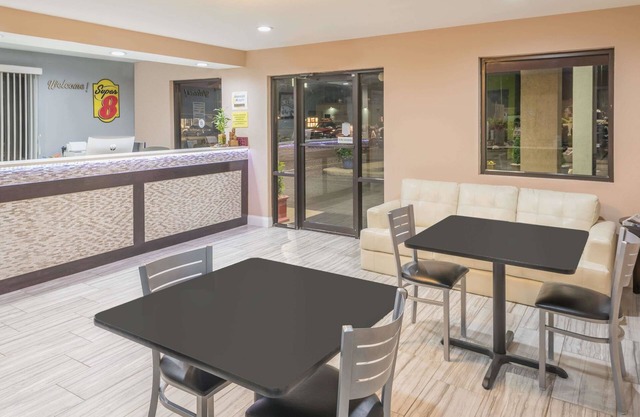 Super 8 by Wyndham Bryant Little Rock Area