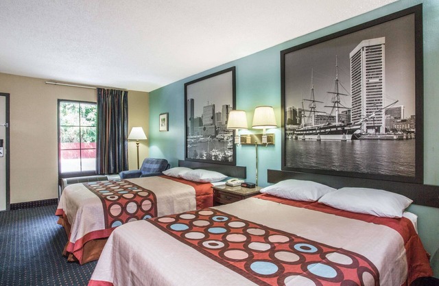 Super 8 by Wyndham Camp Springs/Andrews AFB DC Area