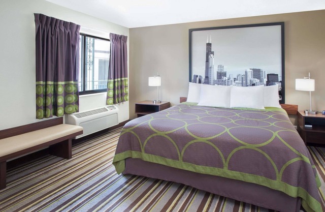 Super 8 by Wyndham Chicago/Rosemont/O'Hare/SE
