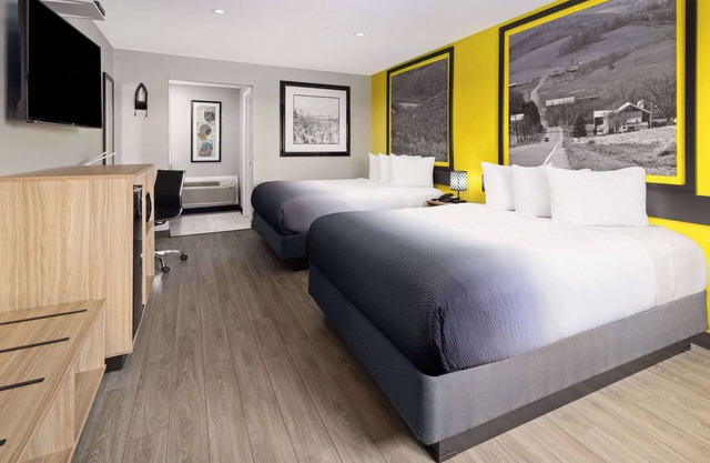 Super 8 by Wyndham Hazleton
