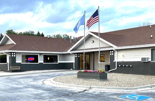 Super 8 by Wyndham Hot Springs