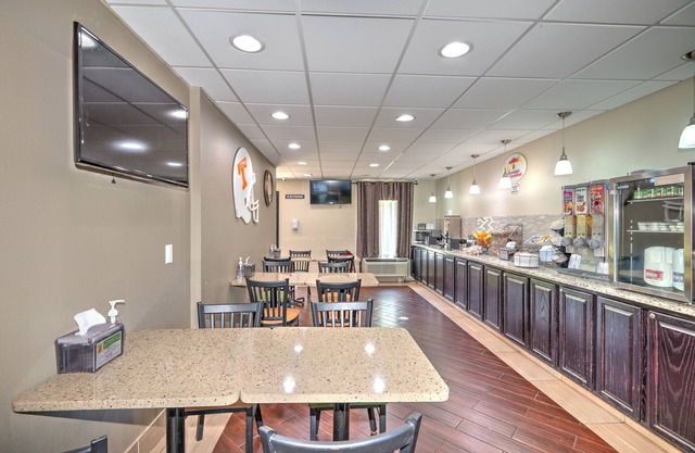 Super 8 by Wyndham Knoxville West/Farragut