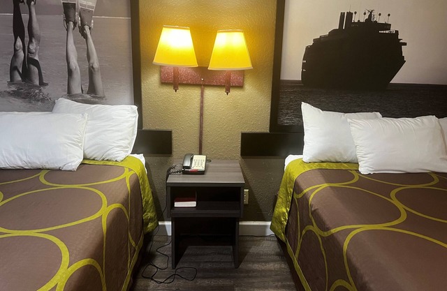 Super 8 by Wyndham La Marque TX/Texas City Area