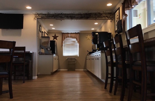 Super 8 by Wyndham Mifflinville Near Bloomsburg