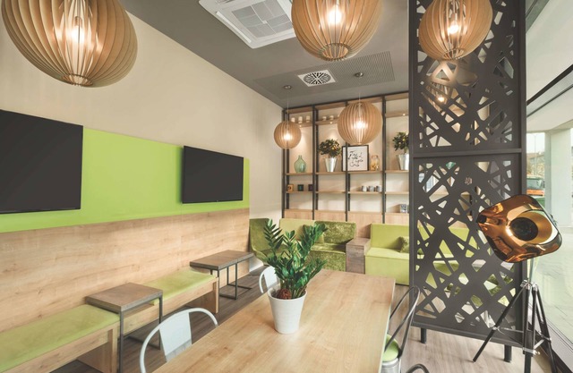 Super 8 by Wyndham Oberhausen am Centro