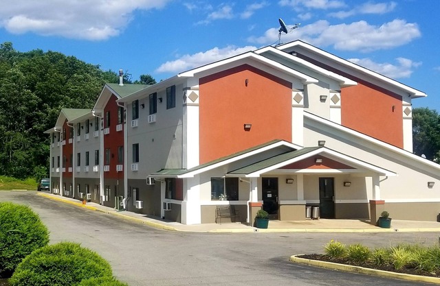 Super 8 by Wyndham Salem VA