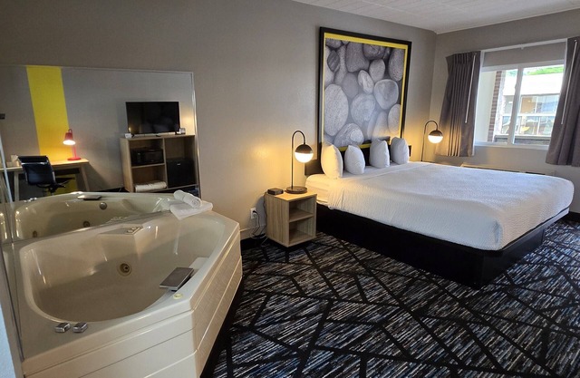 Super 8 by Wyndham Traverse City