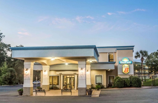 Super 8 by Wyndham Valdosta Mall