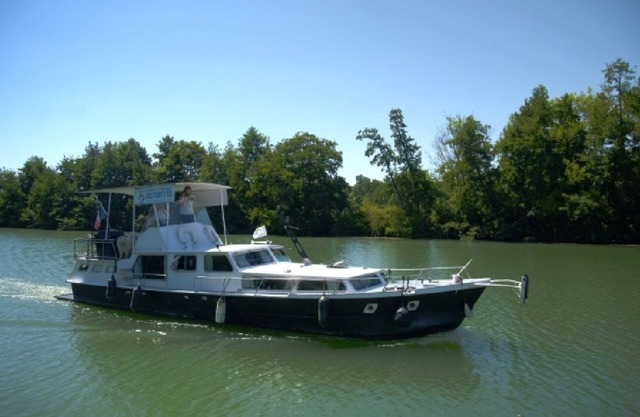Super boat with character for a unique experience!
